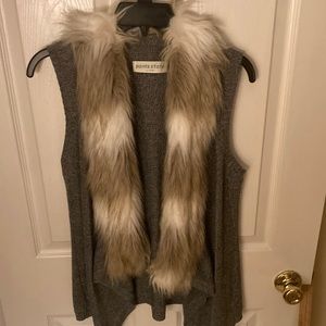Lady’s knit Black and Tan sweater vest with faux fur trim. Sz S. Private Label